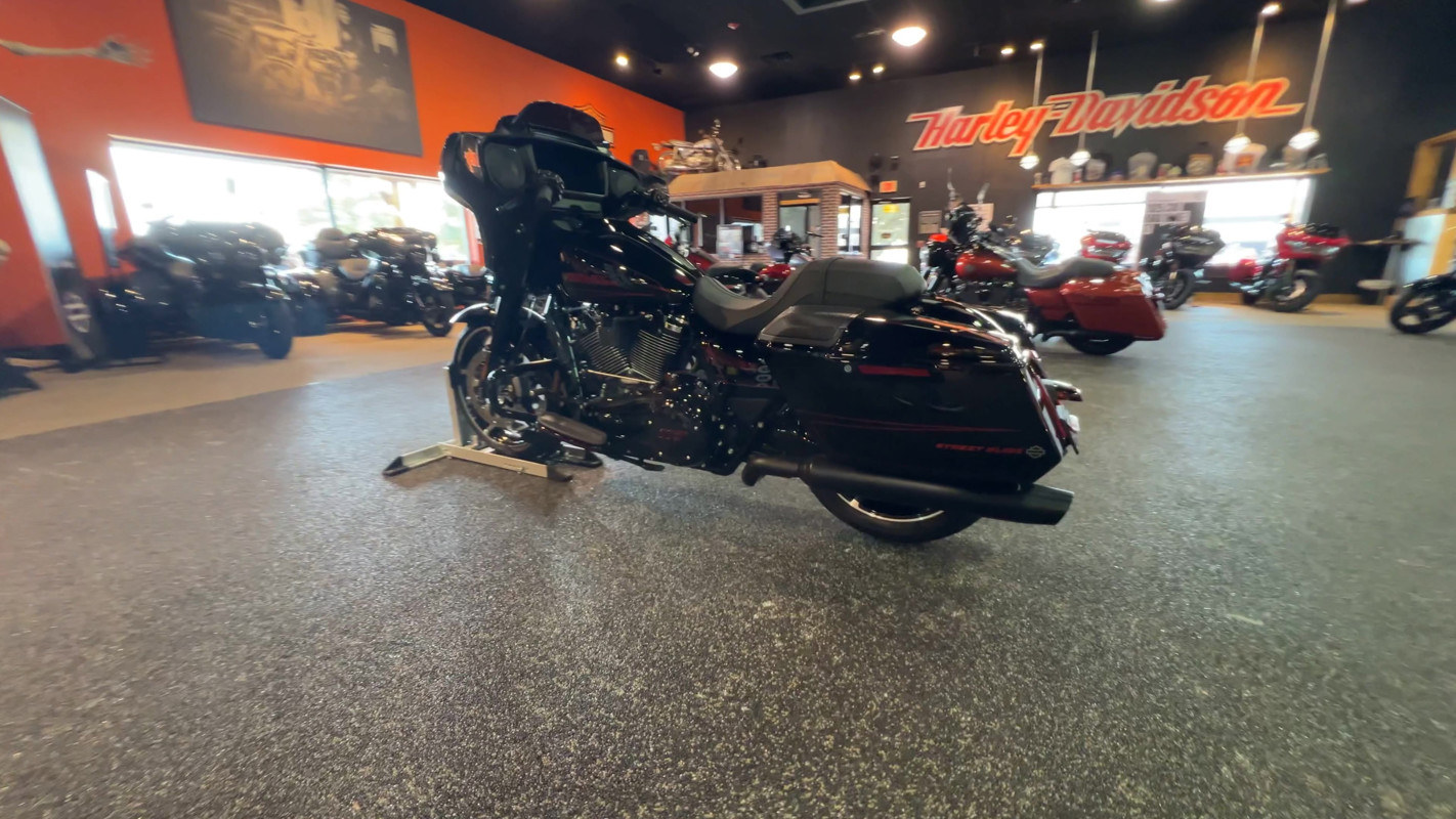 Street Glide®