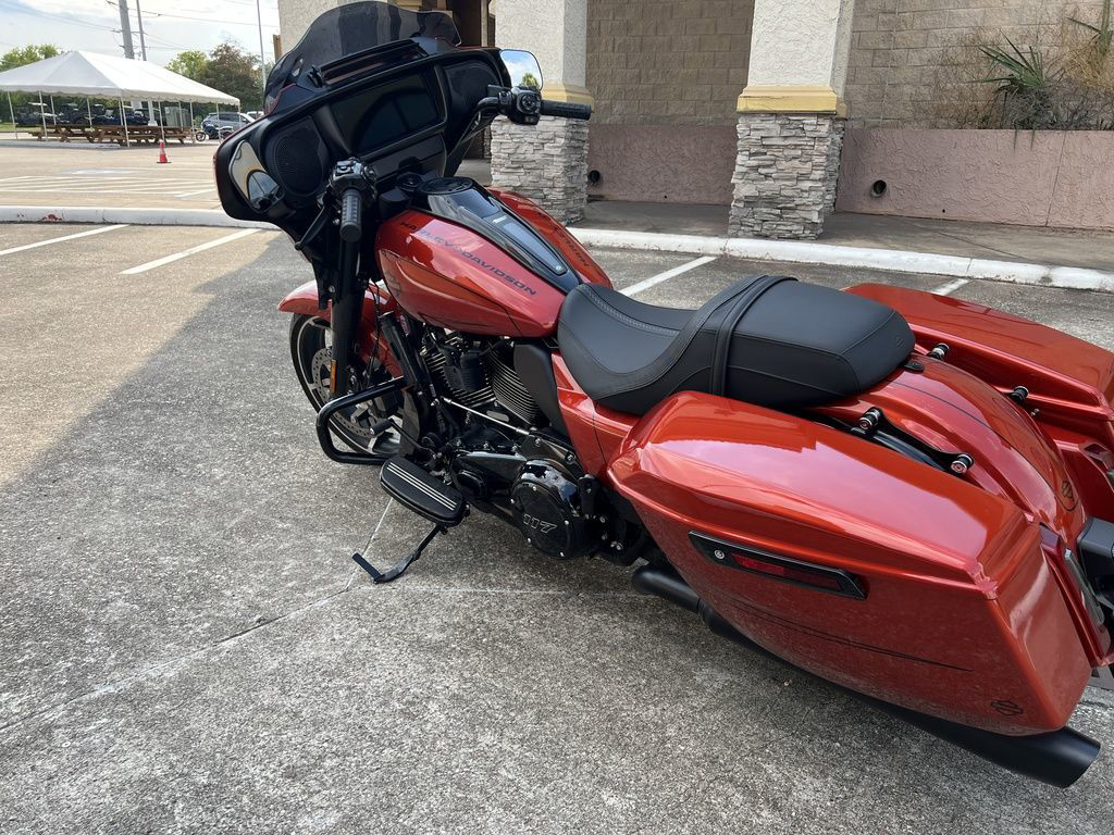 Street Glide®