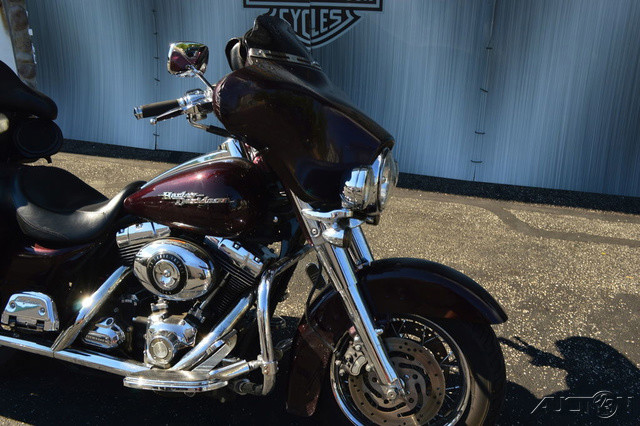 Street Glide®
