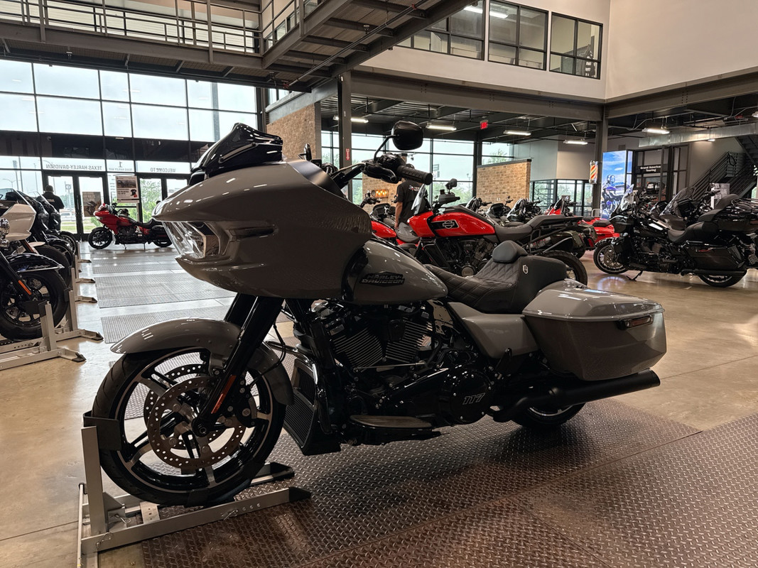 Road Glide®