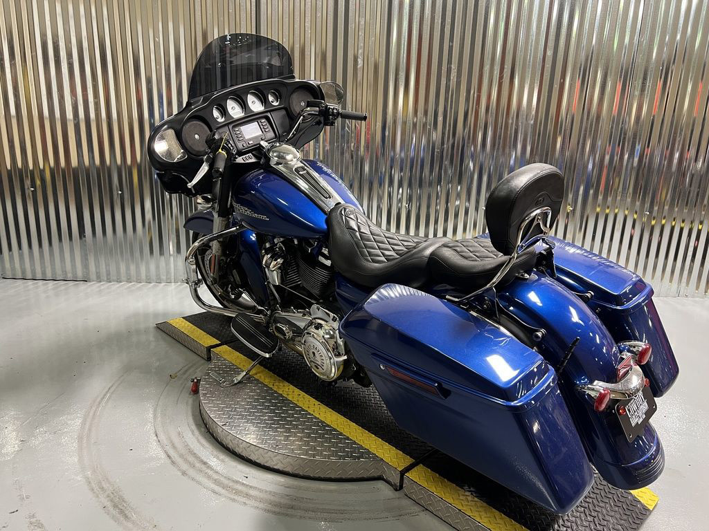 Street Glide®