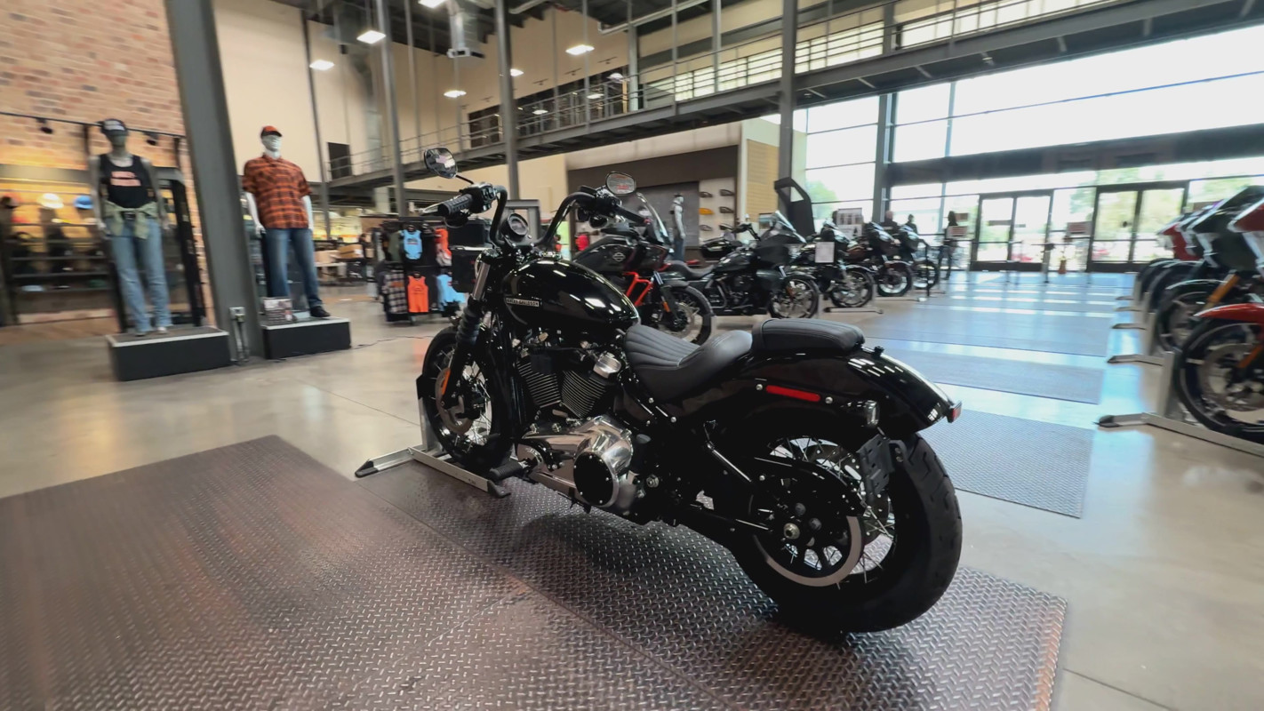 Street Bob®