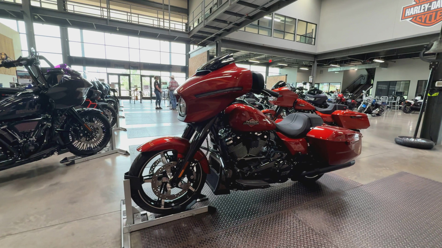 Street Glide®