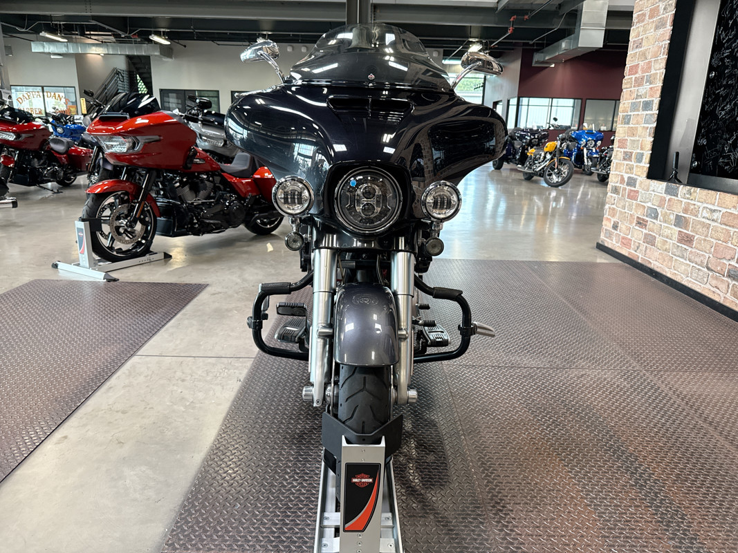 CVO® Street Glide®