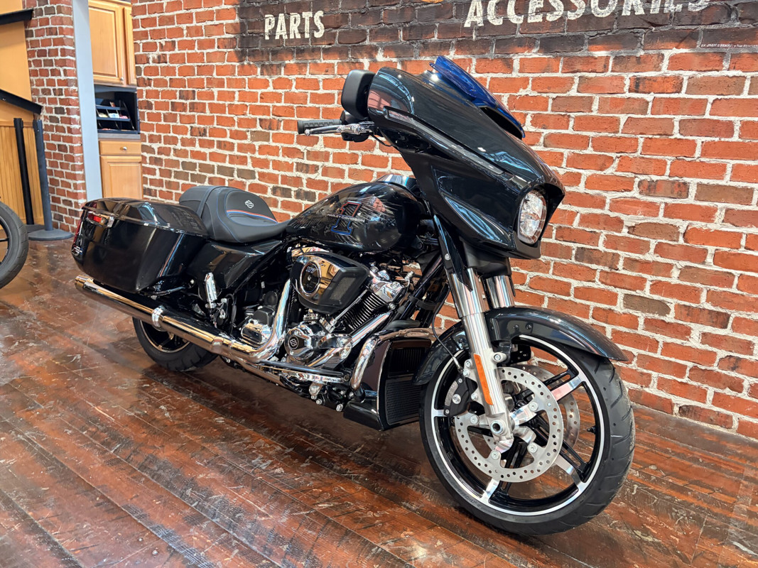 Street Glide®