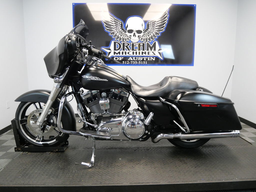 Street Glide®