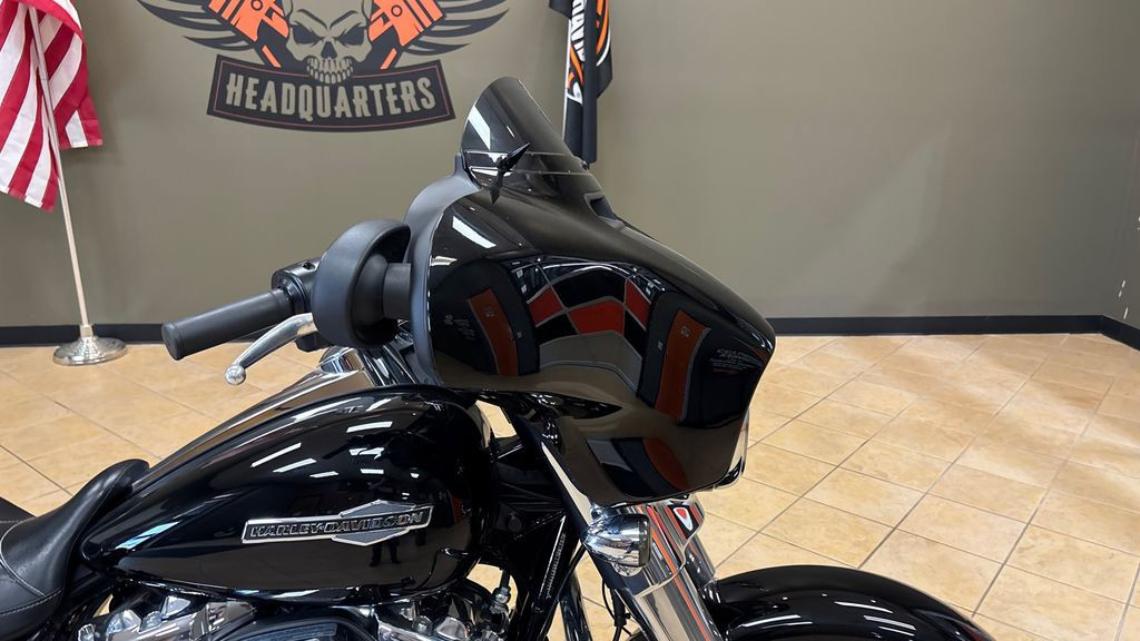 Street Glide®
