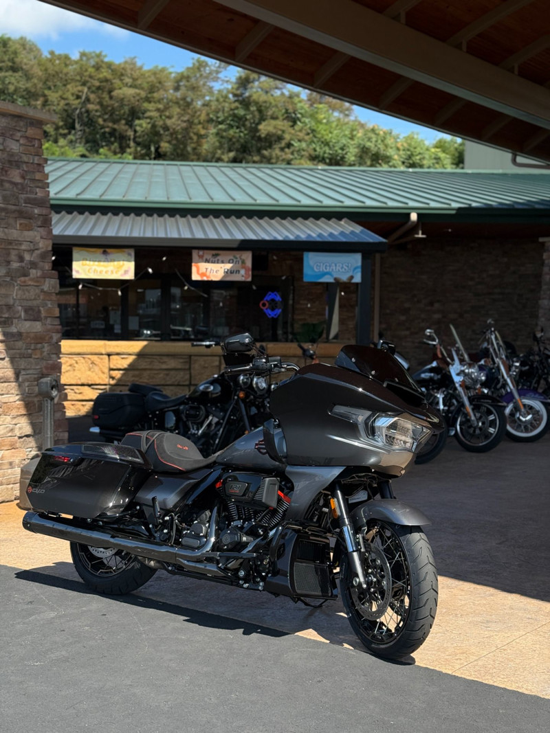 CVO® Road Glide®