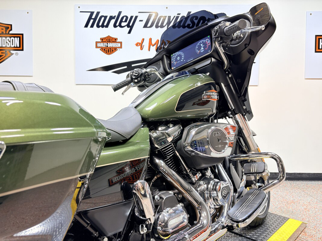 Street Glide®