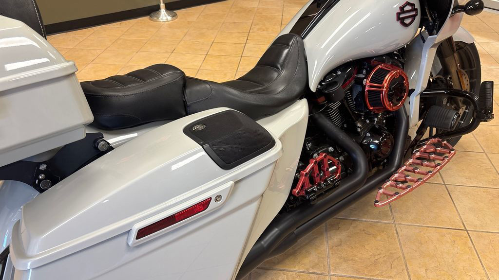 CVO® Road Glide®