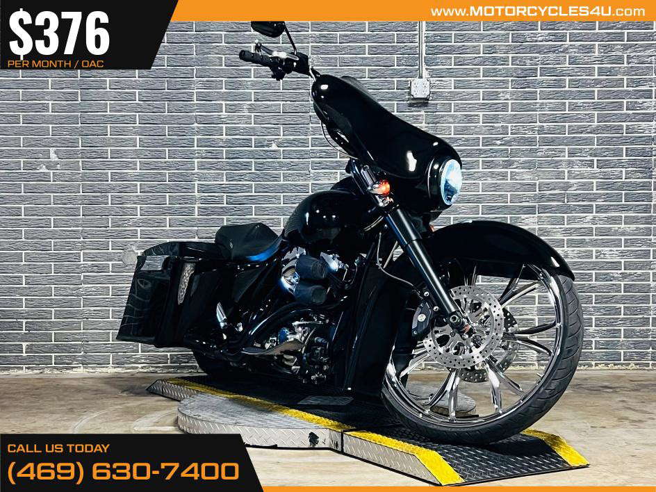 Street Glide®