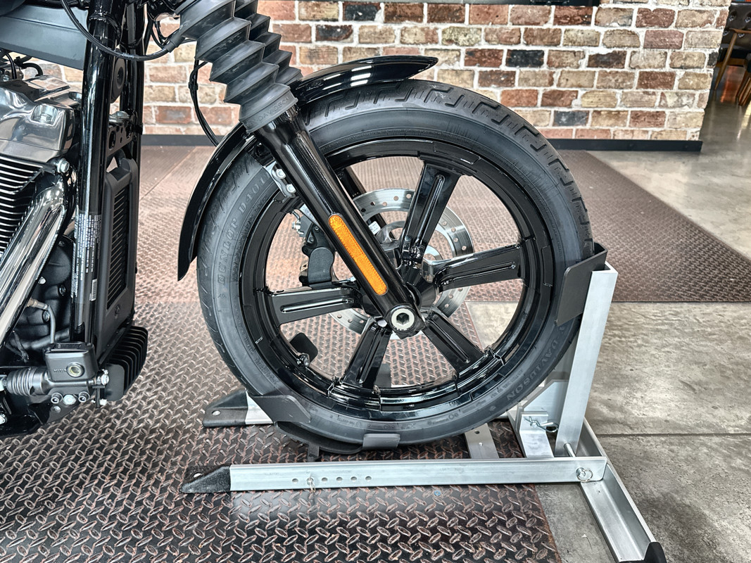 Street Bob®