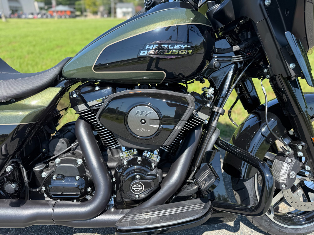 Street Glide®