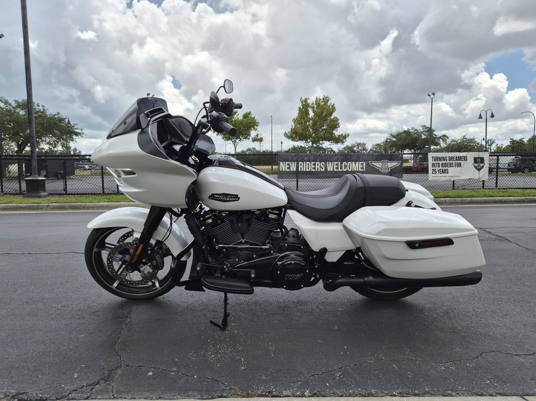 Road Glide®