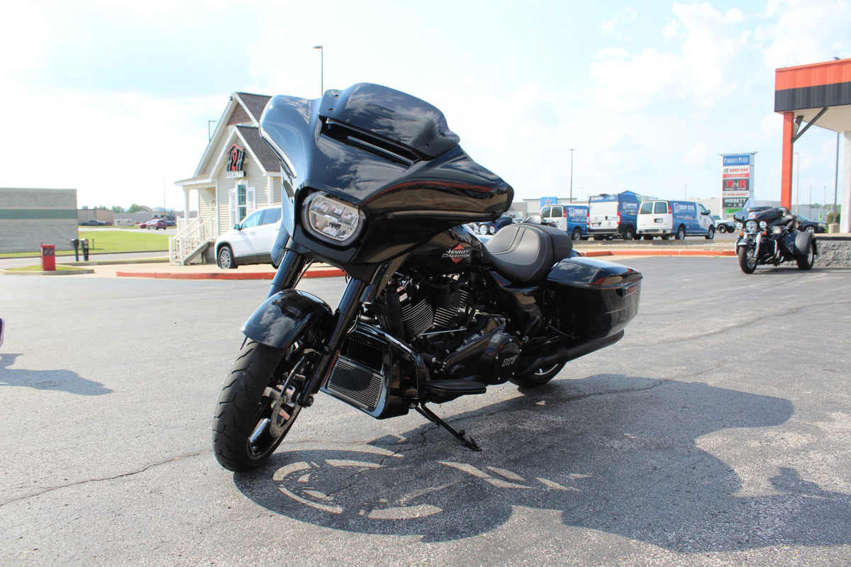 Street Glide®