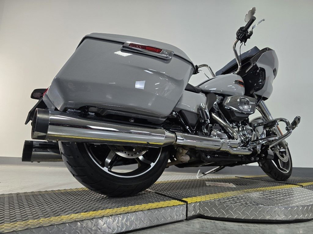 Road Glide®
