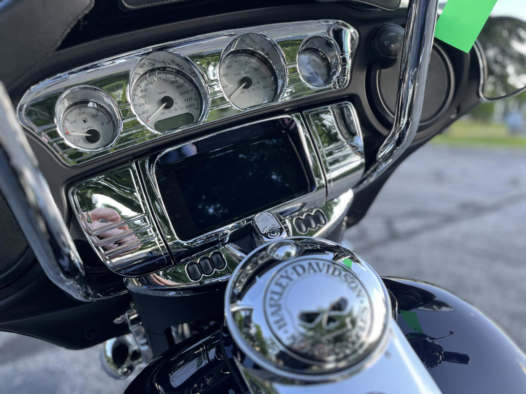 Street Glide®
