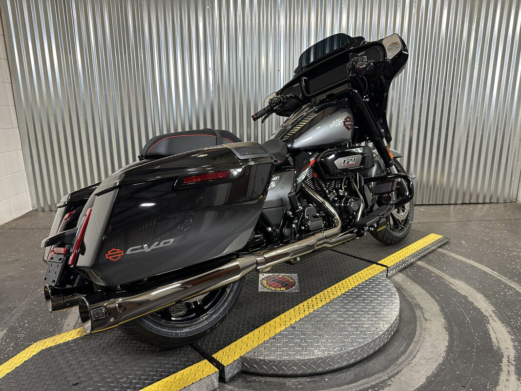 CVO® Street Glide®