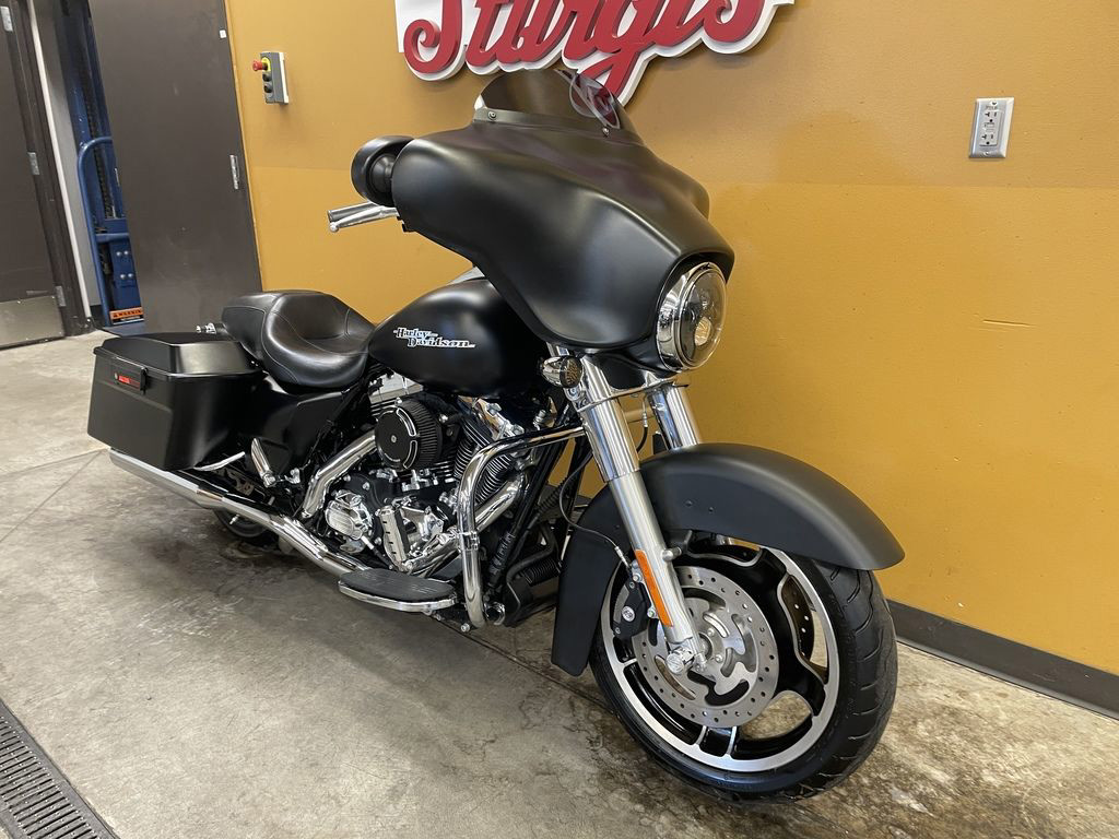 Street Glide®