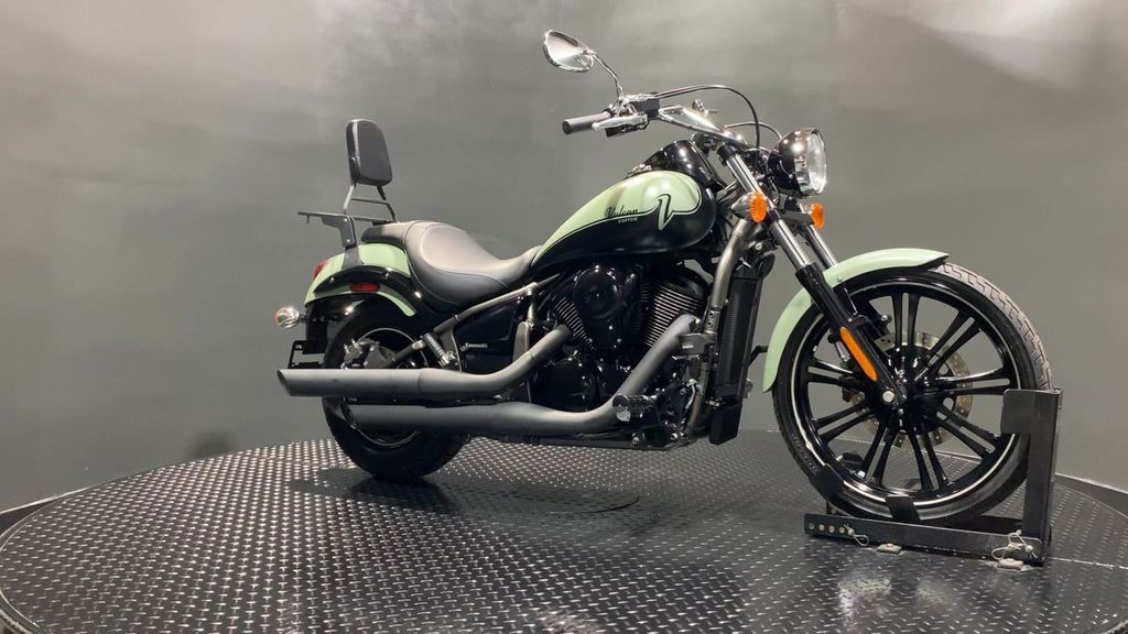Vulcan 900 Custom