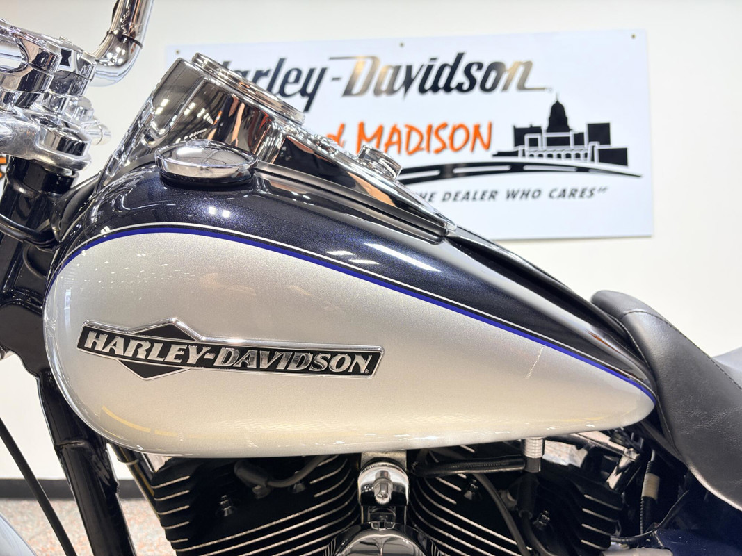 Dyna® Super Glide Custom