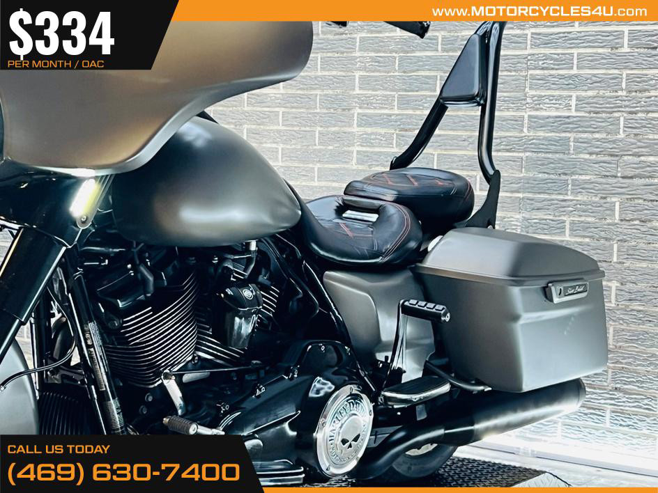 Street Glide®