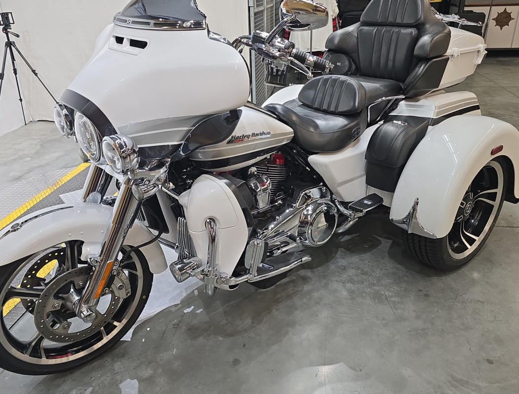 CVO Tri Glide® Ultra