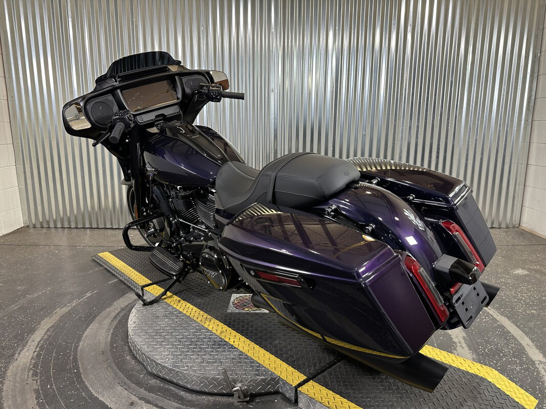 Street Glide®