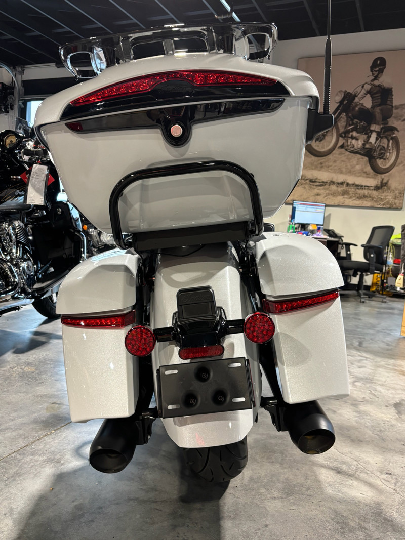 Pursuit Dark Horse 112