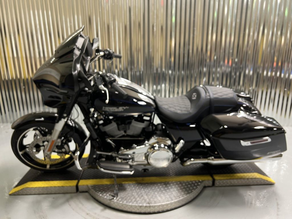 Street Glide®