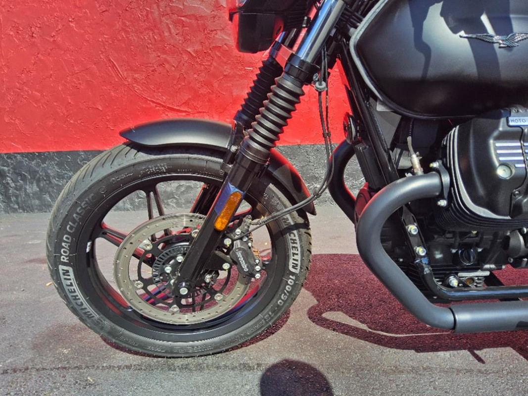 V7 Stone