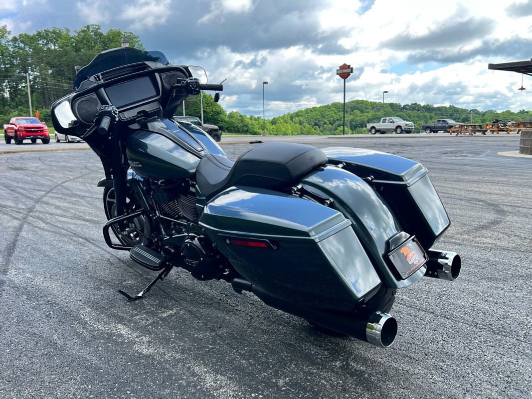 Street Glide®