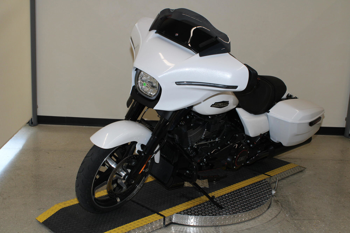 Street Glide®