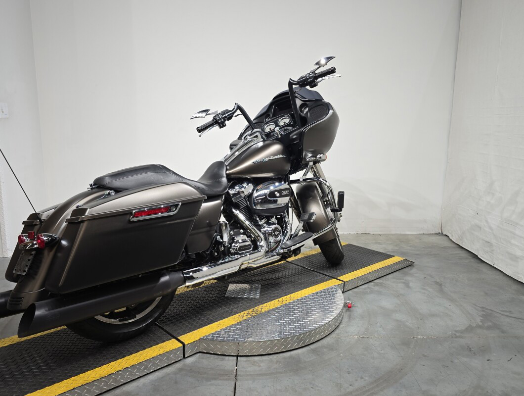 Road Glide®