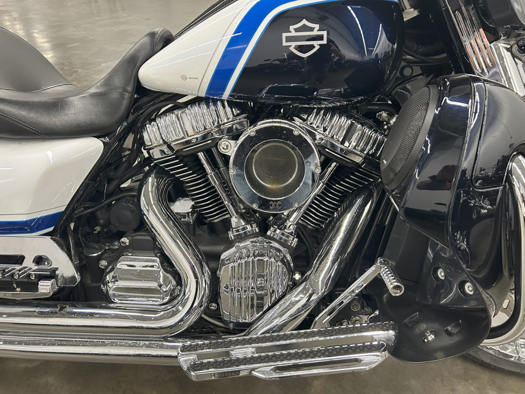 Street Glide®