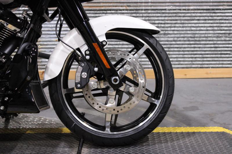 Road Glide®