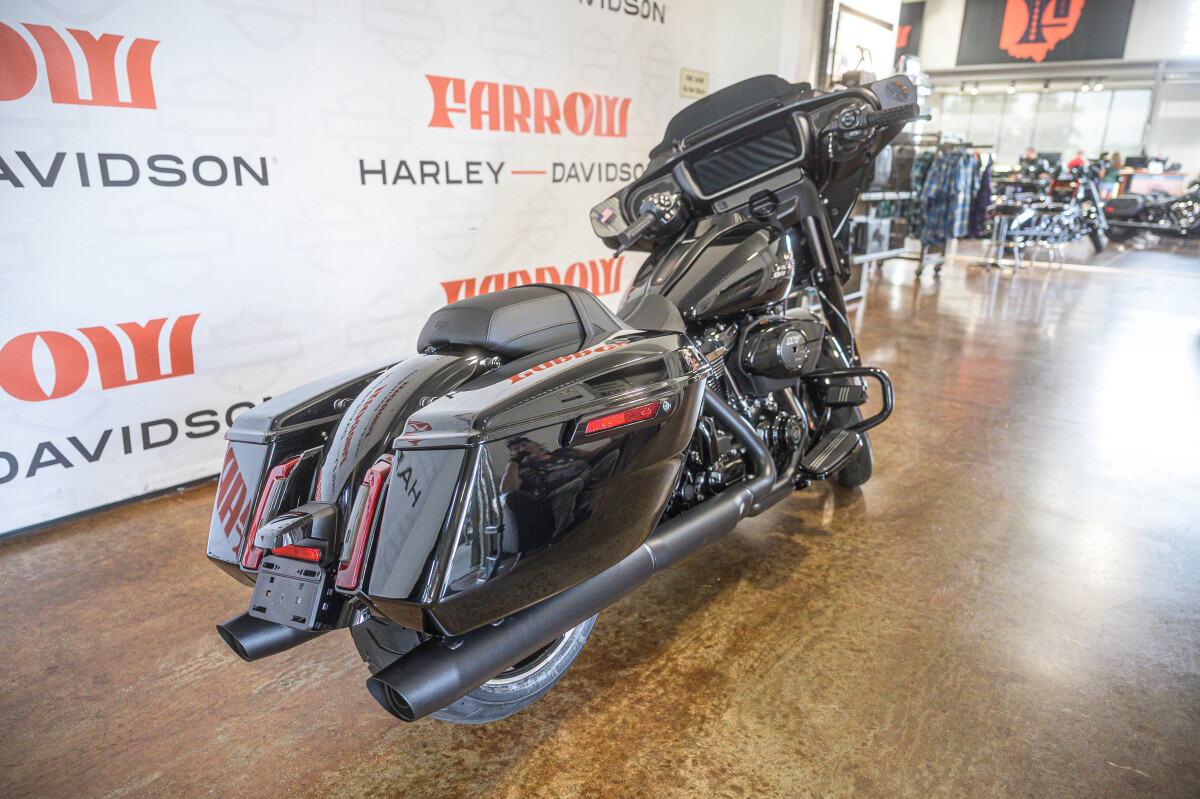 Street Glide®