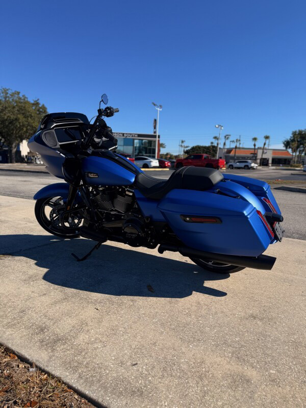 Road Glide®