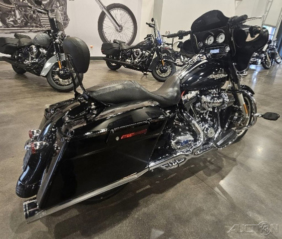 Street Glide®