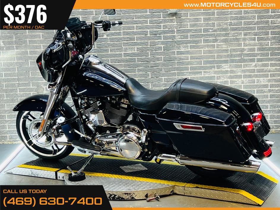 Street Glide®