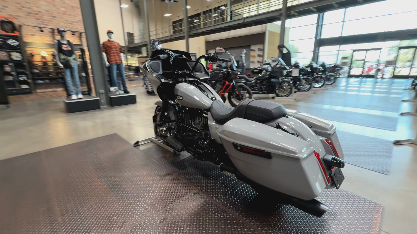 Road Glide®