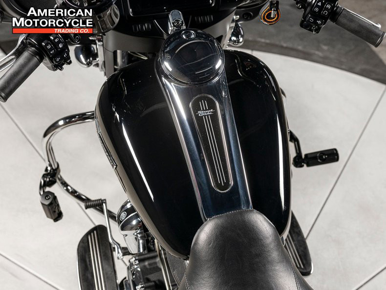 Street Glide®