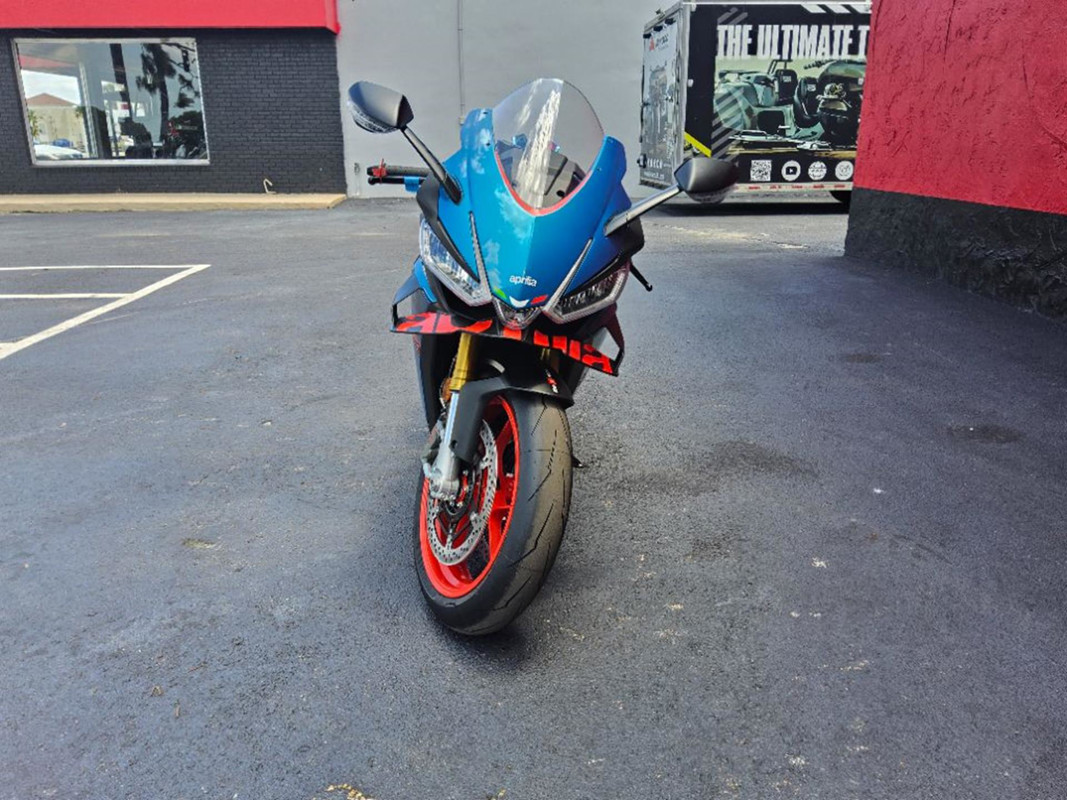 RSV4 1100