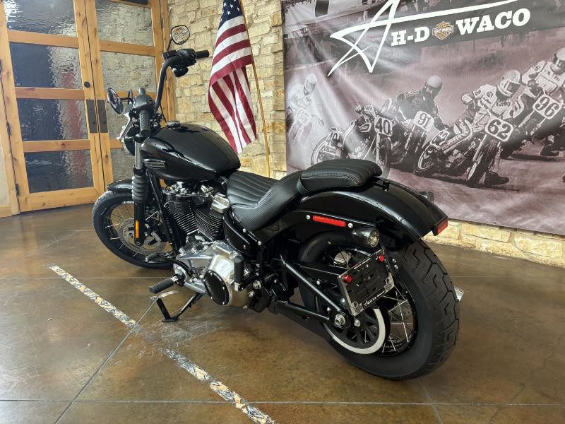 Street Bob®
