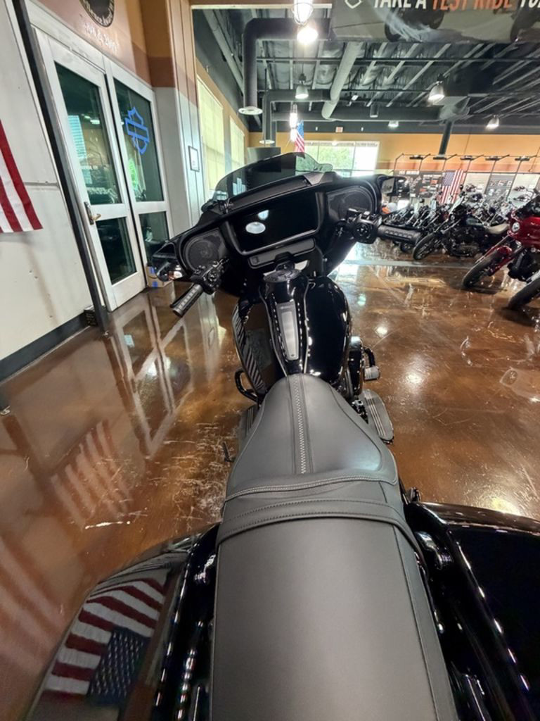 Street Glide®