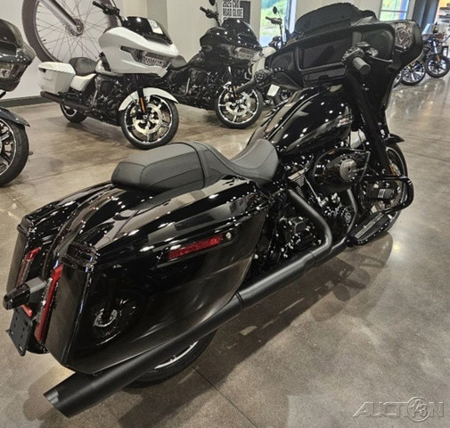 Street Glide®