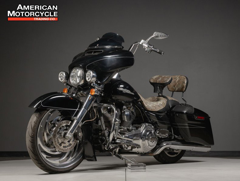 Street Glide®
