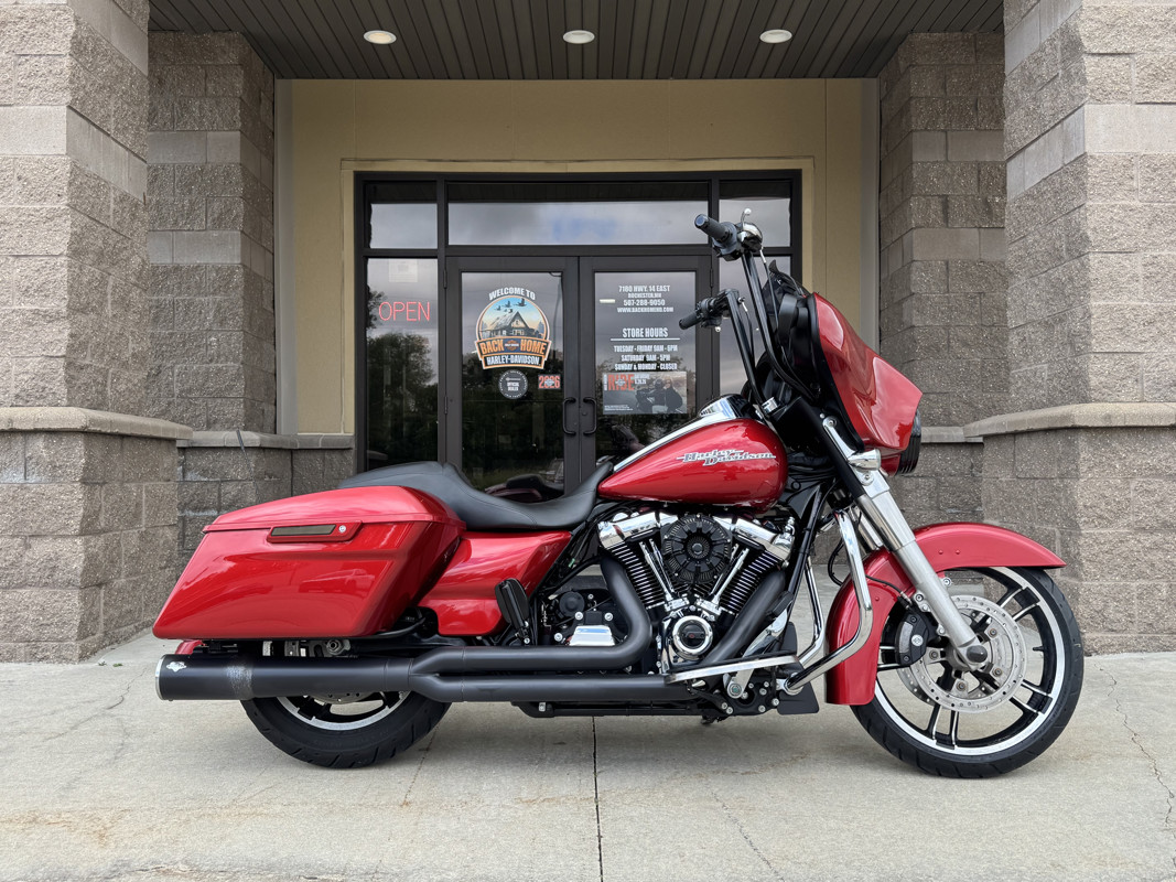 Street Glide®