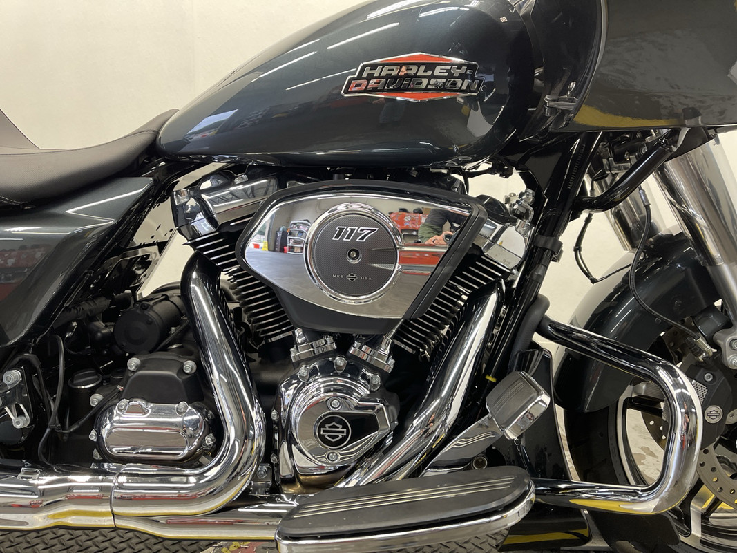 Road Glide®