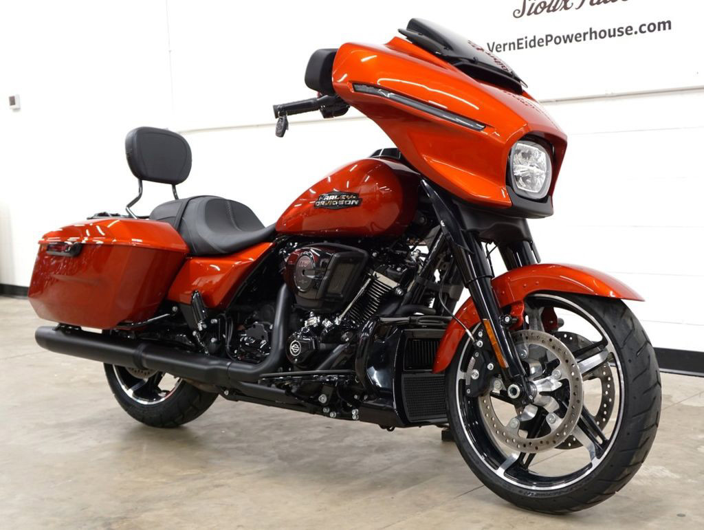 Street Glide®